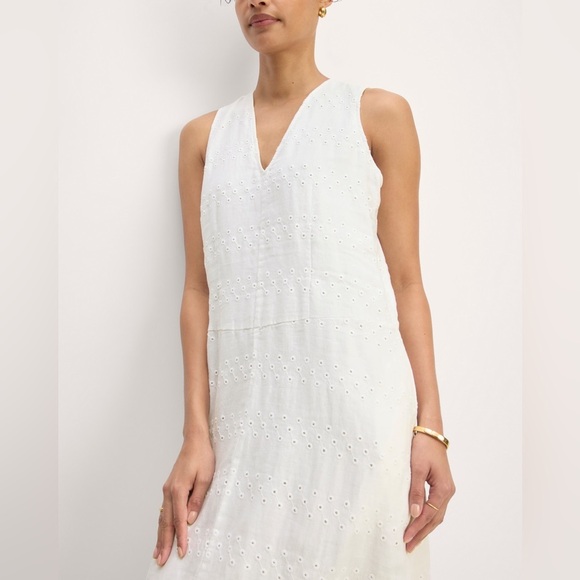 Everlane The Linen Eyelet Maxi Dress - Picture 3 of 9